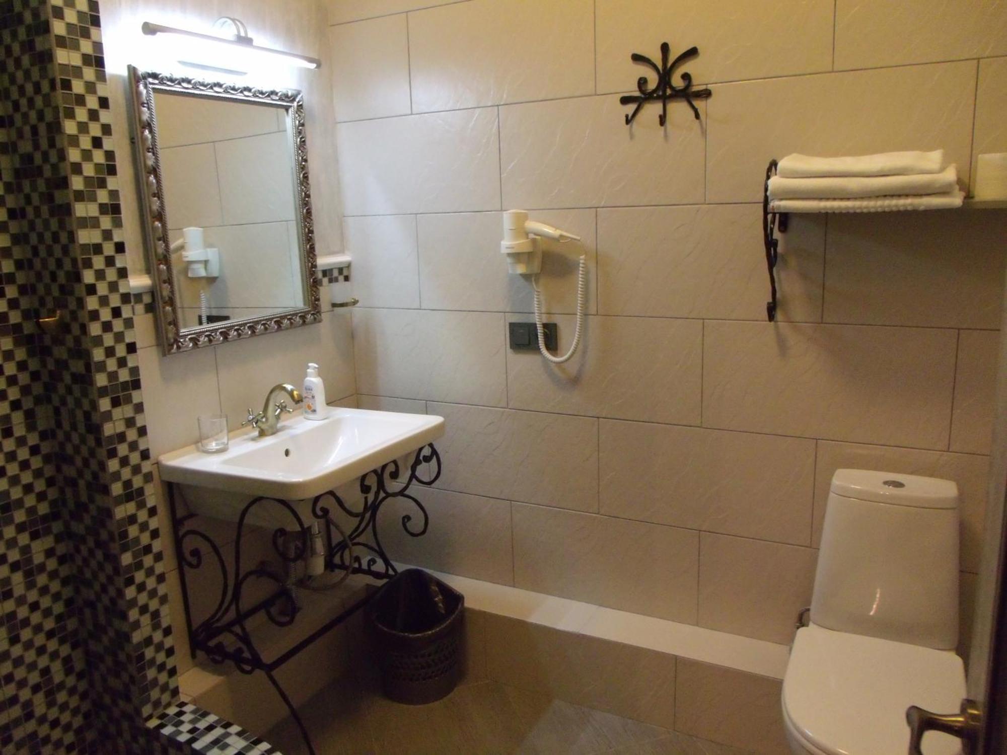 D'Rami Hotel Almaty Eksteriør billede